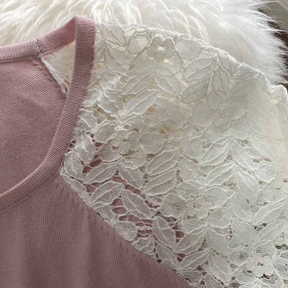 NEIMAN MARCUS WOMENS PINK SWEATER WITH CREAM LACE ARMS - Picture 7 of 12